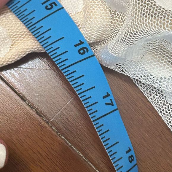 Vici women’s puff sleeve polka dot white & tan dress in medium - Picture 9 of 11